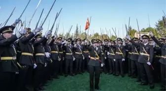 Kılıçlı yemin töreni sonrası bölük komutanı TSK'dan istifa etti