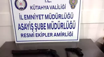 Kütahya'da Boşanma Aşamasındaki Eşini Tehdit Eden Şahıstan Silah Ele Geçirildi