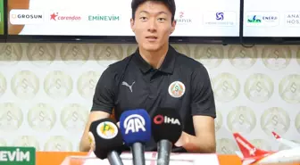 Corendon Alanyaspor, Ui-jo Hwang için imza töreni düzenledi