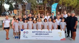 Kocaelispor Teknik Direktörü Ertuğrul Sağlam, 'Elit Futbolcu ve Aile Gelişim Kampı'nı ziyaret etti