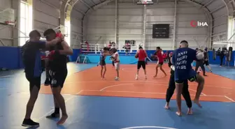 Gençler Muaythai Milli Takımı, 26 sporcu ile dünya şampiyonasında mücadele edecek