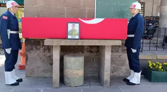 Kahramanmaraş'ta trafik kazasında hayatını kaybeden asker son yolculuğuna uğurlandı