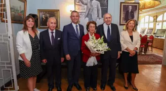 CHP Genel Başkanı Özgür Özel, Pembe Köşk'teki CHP Tarihi Sergisi'ni ziyaret etti