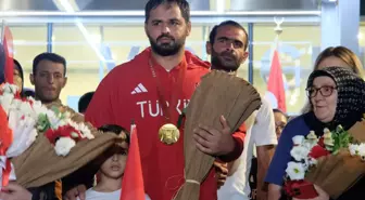 Paralimpik Oyunları'nda altın madalya kazanan İbrahim Bölükbaşı yurda döndü