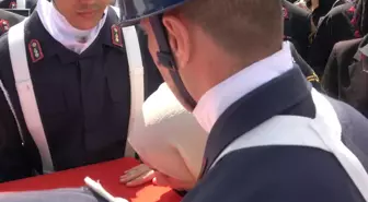 Tunceli'de Şehit Olan Jandarma Uzman Çavuş Ömer Eroğlu'nun Cenazesi Kocaeli'ye Getirildi