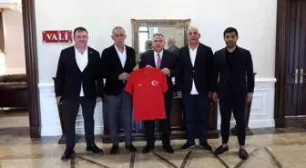 TFF Başkanı İbrahim Hacıosmanoğlu İzmir'de ziyaretlerde bulundu