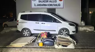 Ayvalık'ta 33 düzensiz göçmen ve 1 insan taciri yakalandı