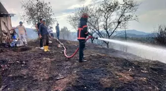 Sakarya'da çalılık alanda çıkan yangın söndürüldü