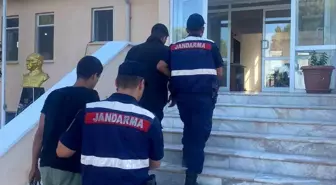 Kuşadası'ndan Yunanistan'a yüzerek geçmeye çalışan 2 düzensiz göçmen yakalandı