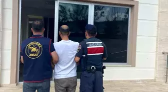 Antalya'da hırsızlık suçundan aranan şüpheli yakalandı