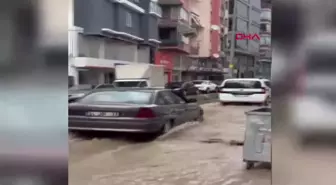 Erdek'te Fırtına ve Sağanak Yağış Etkili Oldu