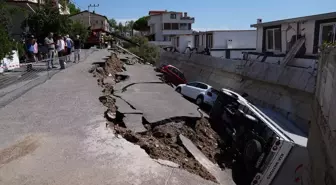 İzmir'de Şiddetli Sağanak Sonucu Ev ve İş Yerleri Su Altında Kaldı