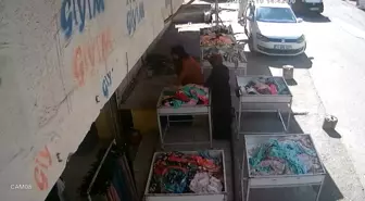 Şanlıurfa'da mağazada yaşanan hırsızlık güvenlik kamerasına yansıdı