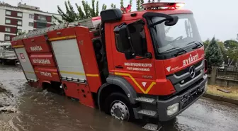 Turgutlu'da Sağanak Yağış Sonrası Cadde ve Sokaklar Göle Döndü