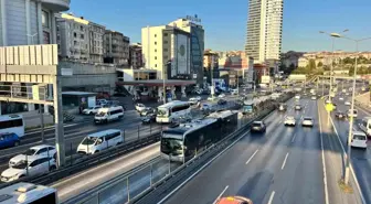 Zincirlikuyu-Beylikdüzü Metrobüsünde Tekerlek Faciası