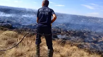 Malatya'da anız yangınları itfaiye tarafından söndürüldü