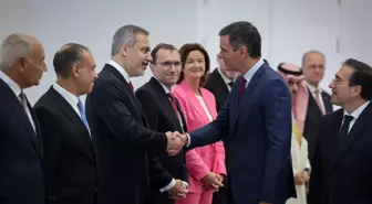 Dışişleri Bakanı Hakan Fidan, İspanya Başbakanı Pedro Sánchez ile görüştü