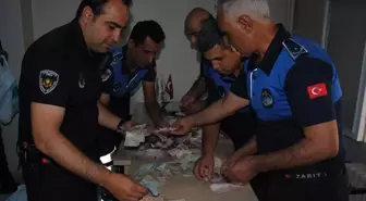 Şanlıurfa'da Dilenciye Yapılan İşlemde 13 Bin 700 Lira Bulundu