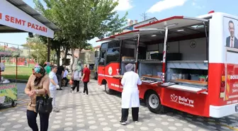 Bolu Belediyesi Mevlit Kandili'nde Helva Dağıttı