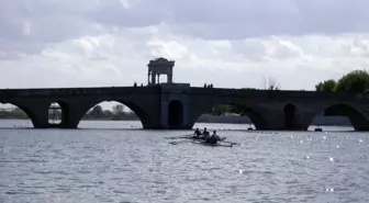 Edirne'de Balkan Kürek Şampiyonası Başladı