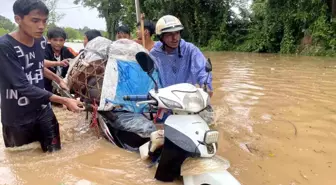 Myanmar'da Sel ve Toprak Kaymalarında Can Kaybı 66'ya Yükseldi