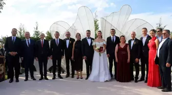 CHP Liderleri Ozan Karaca ile Ezgi Emren'in Nikah Şahitliğini Yaptı