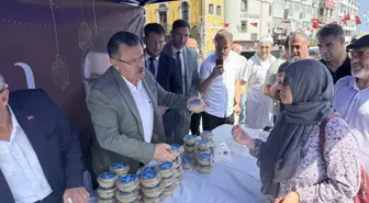 Trabzon'da Mevlit Kandili'nde Helva İkramı