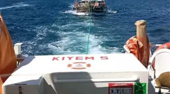 Fethiye Kızılada Açıklarında Su Alan Tekne Kurtarıldı