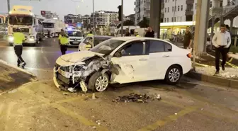 Aksaray'da Kontrolden Çıkan Otomobil Kaza Yaptı: 1 Ağır Yaralı