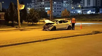 Ankara'da Otomobil ve Dolmuş Çarpıştı: 4 Yaralı