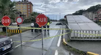 Hopa'da Yol Çöktü, Ulaşım Tek Şeritten Sağlanıyor