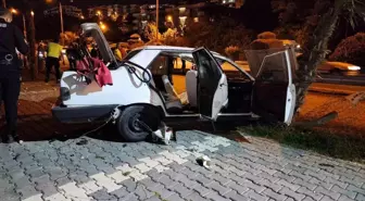 Bursa'da Kaldırıma Çarpan Otomobilin Sürücüsü Gözaltına Alındı