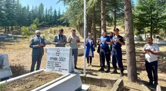 Şehit Jandarma Er Ayhan Öğüt, Kabri Başında Dualarla Anıldı