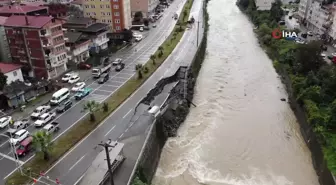 Hopa'da Şiddetli Yağışlar Yol Çökmesine Neden Oldu