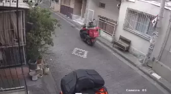 İzmir'de Motokuryeye Kadın Tacizi: Meslektaşları Tarafından Darbedildi