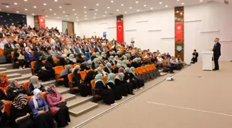 Bayburt'ta 'Peygamberimiz ve Şahsiyet İnşası' Konferansı Düzenlendi