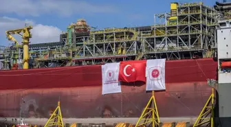 Türkiye'nin İlk Yüzer Doğal Gaz Üretim Platformu Türkiye'ye Ulaştı