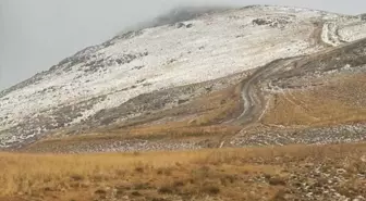 Van'ın Başkale İlçesinde Mevsimin İlk Karı Yağdı