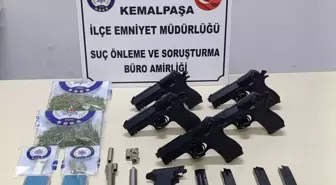 Kemalpaşa'da 5 Ruhsatsız Tabanca Ele Geçirildi