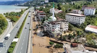 Trabzon'da Aşırı Yağışlar Nedeniyle Taşkın ve Heyelan: Temizlik Çalışmaları Sürüyor