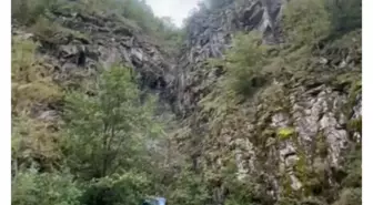 Artvin'de Uçurumdan Düşen Araçta Sürücü Hayatını Kaybetti