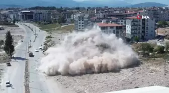 Hatay'da 9 Katlı Bina Dron Kamerasıyla Yıkım Anı Kaydedildi