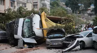 Hatay'da Freni Arızalanan Kamyon 7 Araca Çarptı: 5 Yaralı