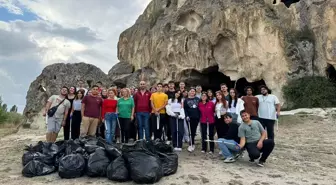 Üniversite Öğrencileri Dünya Çevre Günü'nde Temizlik Etkinliği Düzenledi