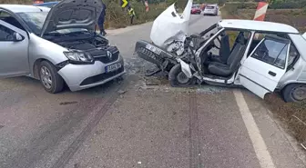 Balıkesir'de 3 Araçla Trafik Kazası: 3 Yaralı