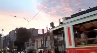 Taksim'de Kartpostallık Gün Batımı Manzarası