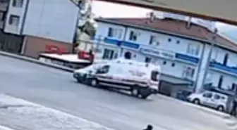 Bolu'da Ambulans ile Hafif Ticari Araç Çarpıştı: 1 Yaralı