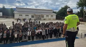 Gümüşhacıköy'de Liselilere Trafik Bilgilendirmesi Yapıldı