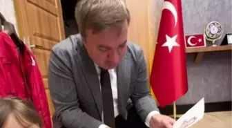 Vali Aydoğdu ve Minik Elif'in Yürek Isıtan Diyaloğu