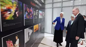Cumhurbaşkanı Erdoğan ve Emine Erdoğan, New York'ta 'Hayatın İçinde Kadın' Sergisini Ziyaret Etti